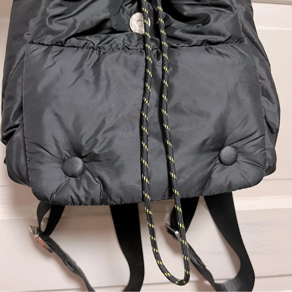 NEW Black Puffer Mini Backpack sporty snaps magnetic clasp adjustable straps - Picture 7 of 8